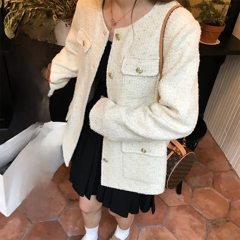Casual Loose Versatile Outerwear Autumn Season Pure Color Commute Style Button Sleeve Design Straight Cut Fashion
Casual Loose Versatile Outerwear Autumn Season Pure Color Commute Style Button Sleeve Design Straight Cut Fashion