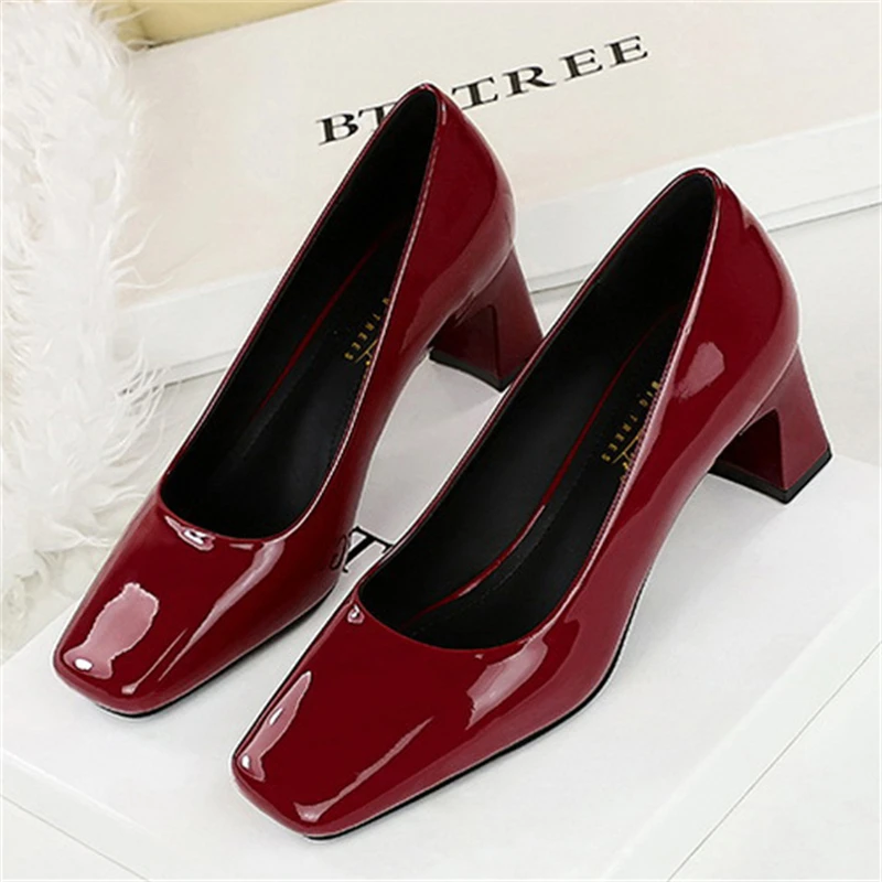 BIGTREE Fashion Women Pumps Mid Heeled Square Toe High Heels 5 cm Elegant Banquet Ladies Shoes Zapatos De Mujer
BIGTREE Fashion Women Pumps Mid Heeled Square Toe High Heels 5 cm Elegant Banquet Ladies Shoes Zapatos De Mujer