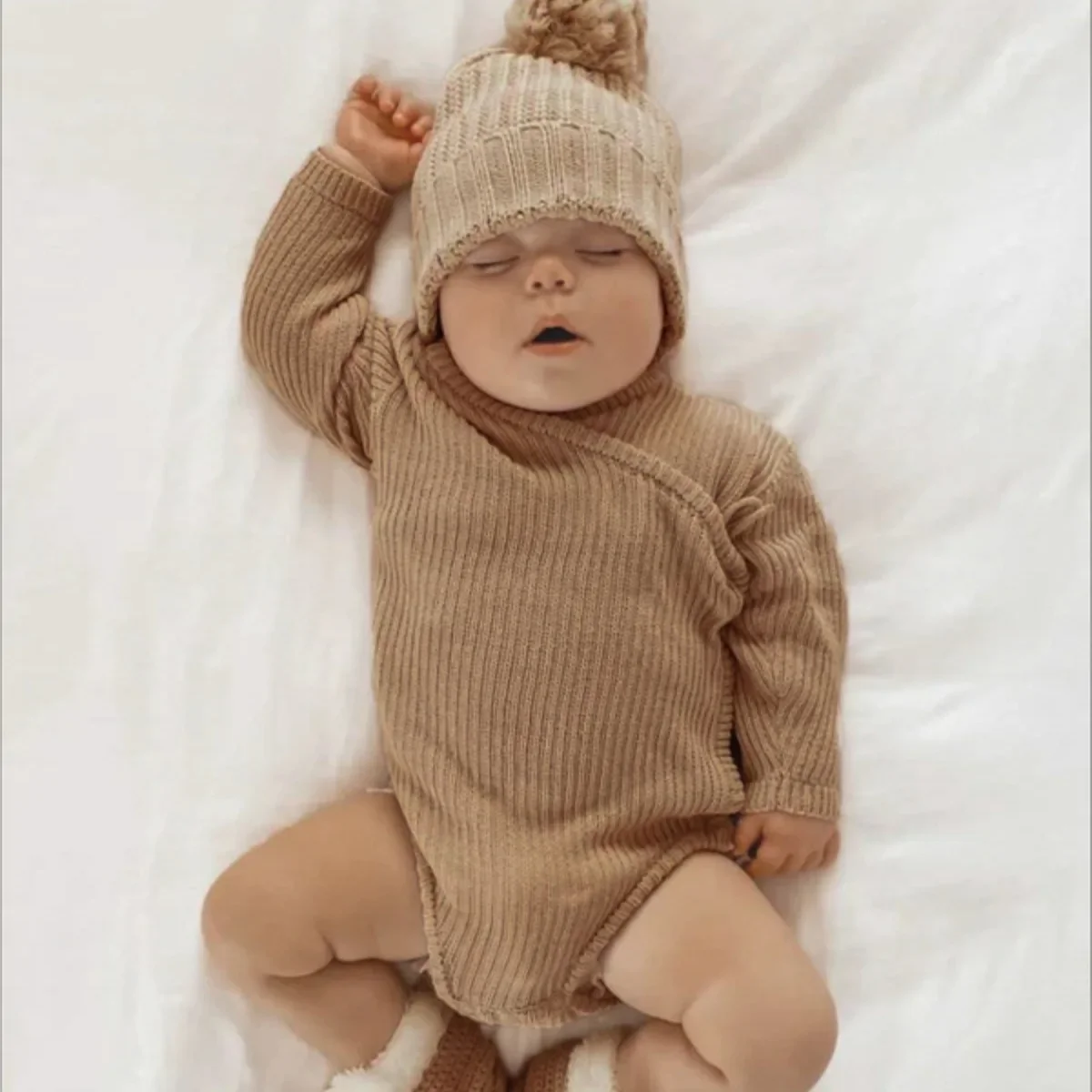 Baby Clothes Winter Sweater Newborn Baby Solid Color Fashionable Soft Comfortable Warm Kids Sweet Sweater Casual Romper
Baby Clothes Winter Sweater Newborn Baby Solid Color Fashionable Soft Comfortable Warm Kids Sweet Sweater Casual Romper