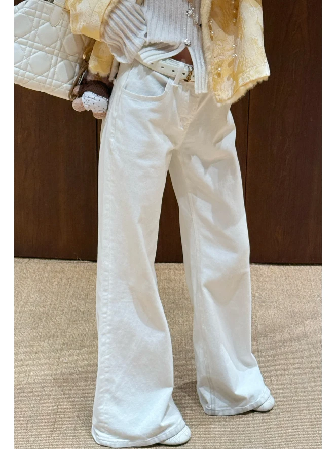 Брюки женские Moonlight Handwritten белые, из смесового хлопка, с уникальным дизайном, расклешенные, с молнией на талии
Брюки женские Moonlight Handwritten белые, из смесового хлопка, с уникальным дизайном, расклешенные, с молнией на талии