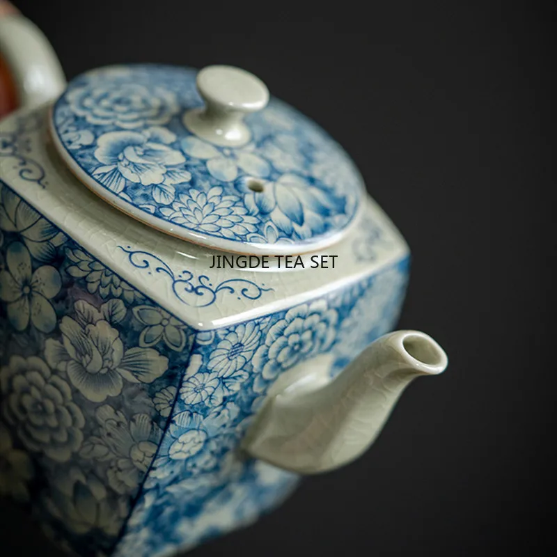 120ml Chinese Traditional Small Capacity Ceramic Teapots Hand-painted Blue and White Porcelain Tea Pot Kettle Handmade Tea Set
120ml Chinese Traditional Small Capacity Ceramic Teapots Hand-painted Blue and White Porcelain Tea Pot Kettle Handmade Tea Set