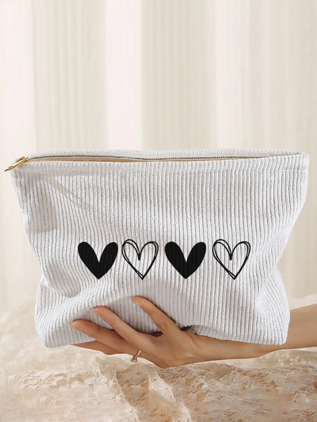 Solid & outline black heart printed corduroy makeup bag, lightweight zipper pouch, multifunctional lined cosmetic bag
Solid & outline black heart printed corduroy makeup bag, lightweight zipper pouch, multifunctional lined cosmetic bag
