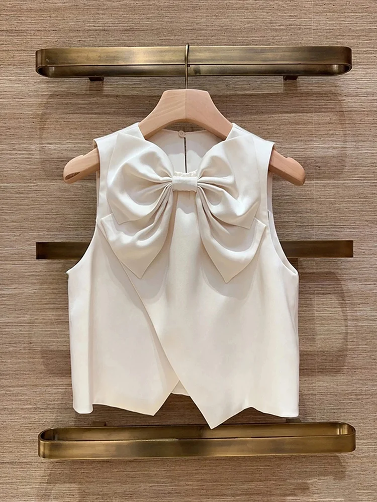 Early Spring 2026 Women's Silk Blend Pure Color round Neck Sleeveless Vest French Style Short Length Fashionable Outerwear
Early Spring 2026 Women's Silk Blend Pure Color round Neck Sleeveless Vest French Style Short Length Fashionable Outerwear