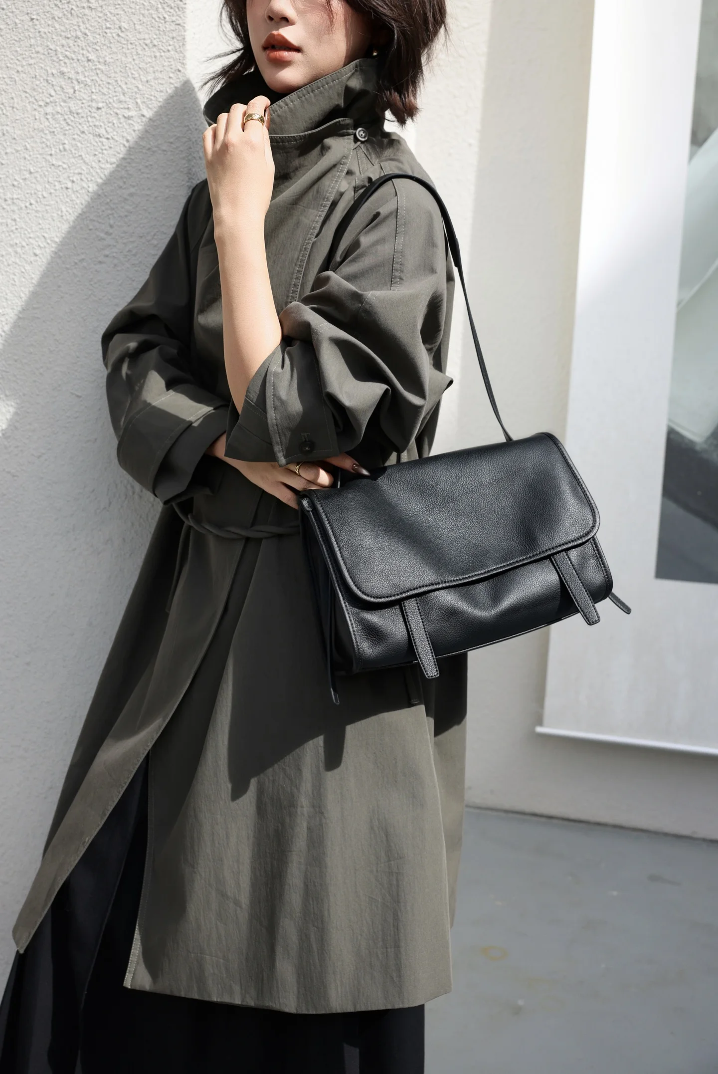 Новая женская сумка через плечо из натуральной кожи класса люкс, дизайнерская, из мягкой воловьей кожи, в стиле ретро, для ношения под мышкой
Новая женская сумка через плечо из натуральной кожи класса люкс, дизайнерская, из мягкой воловьей кожи, в стиле ретро, для ношения под мышкой