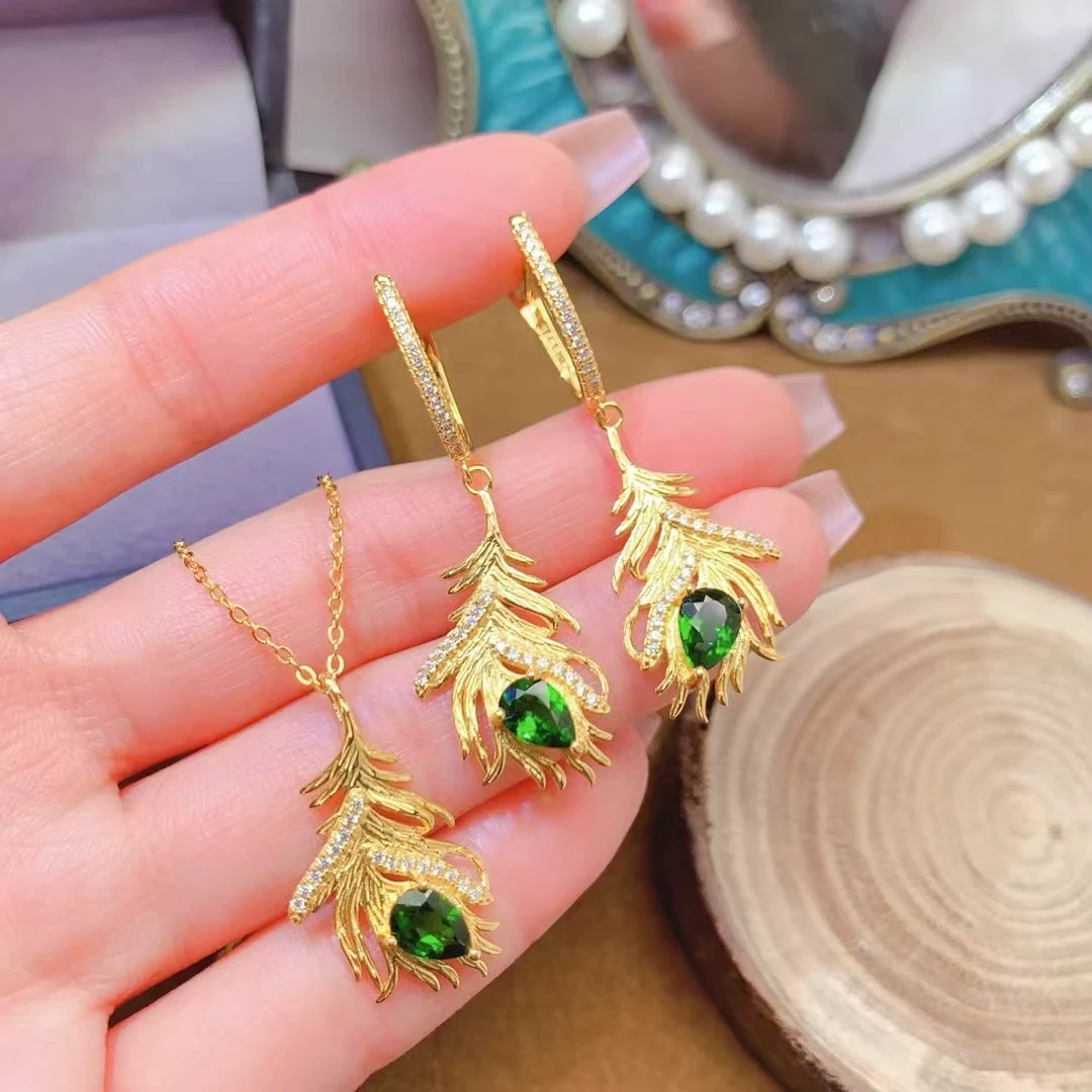 Classic 925 silver Feather Pendant and Ring Jewelry for Party 5*7mm Total 1.8ct Natural Diopside Jewelry Set with Gold Plating
Classic 925 silver Feather Pendant and Ring Jewelry for Party 5*7mm Total 1.8ct Natural Diopside Jewelry Set with Gold Plating