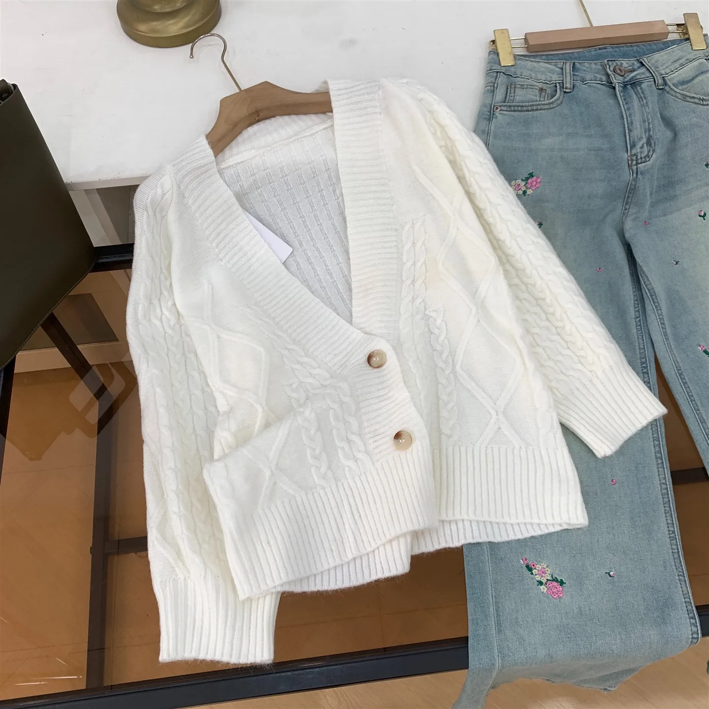 Loose Women's Faion Sweater Pure Color V-ne Open Cardigan Spring 2025 Sweet Sle Straight Tube Regular Sve Long
Loose Women's Faion Sweater Pure Color V-ne Open Cardigan Spring 2025 Sweet Sle Straight Tube Regular Sve Long