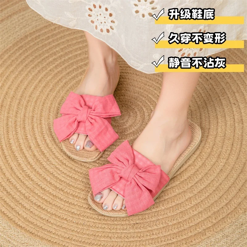 Linen bow slippers for women in summer at home, soft bottom, anti slip casual cool slippers
Linen bow slippers for women in summer at home, soft bottom, anti slip casual cool slippers