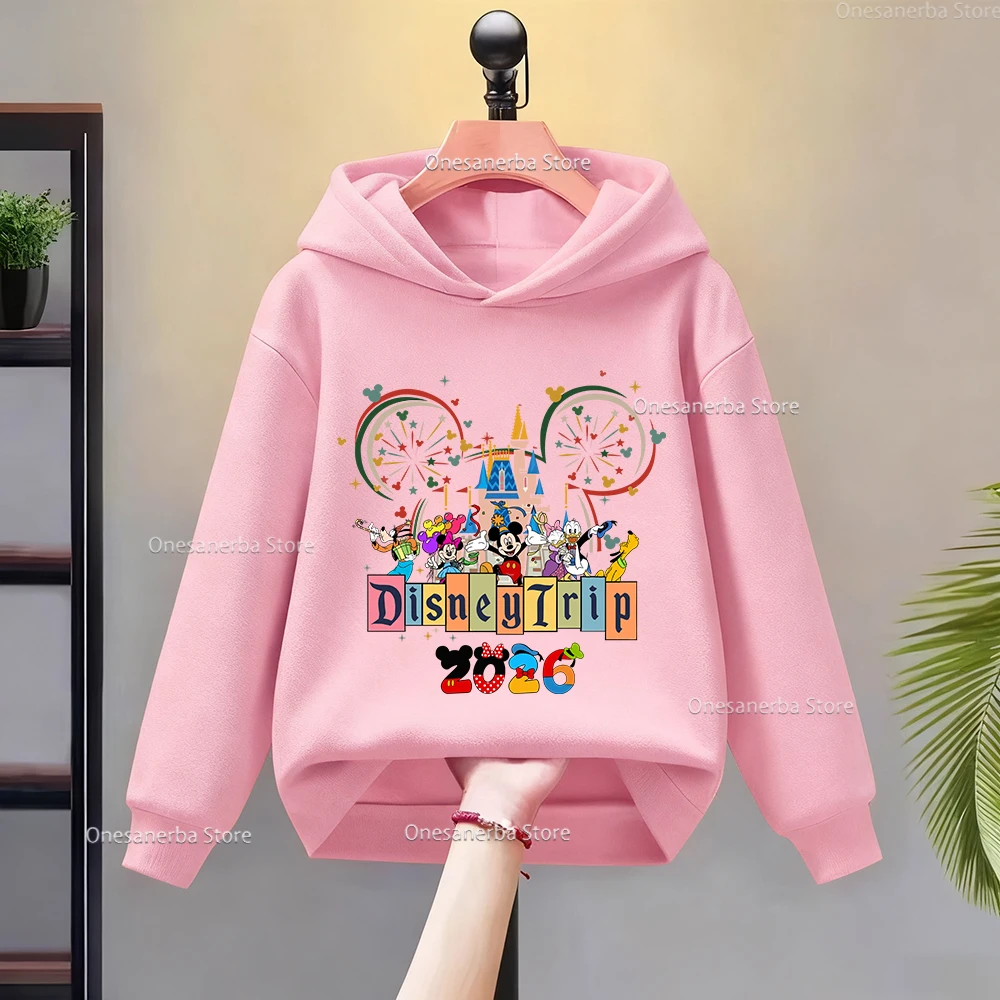 Модная одежда для поездки в Диснейленд, толстовка с капюшоном, детский топ с героями мультфильмов Disney Kawaii Boy 2026, детская толстовка Disney для девочек
Модная одежда для поездки в Диснейленд, толстовка с капюшоном, детский топ с героями мультфильмов Disney Kawaii Boy 2026, детская толстовка Disney для девочек