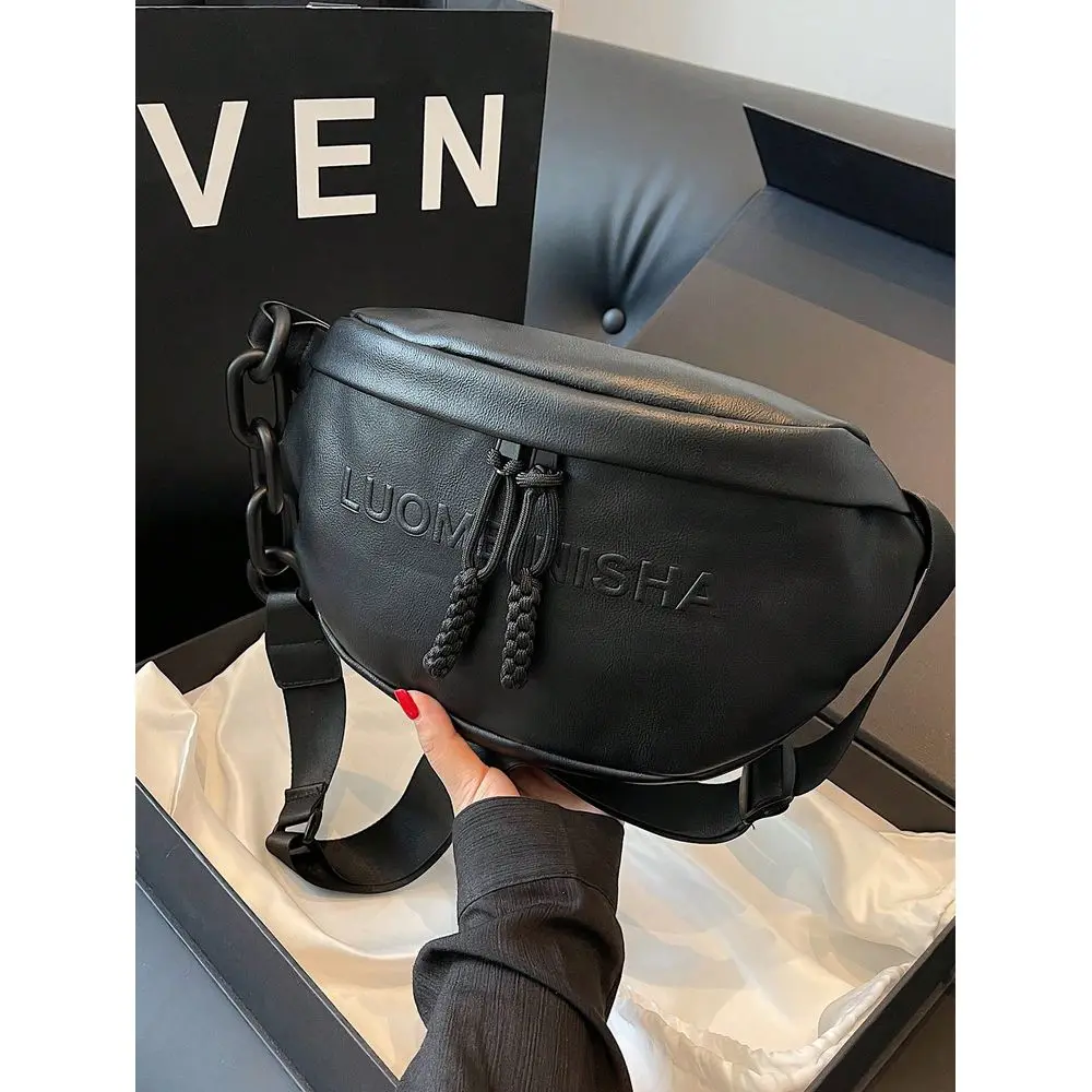 2024, The New Fashion Classic LargeCapacity Leisure Solid Color Pu Waterproof Fabric With Welt Pocket Design Diagonal Shoulder
2024, The New Fashion Classic LargeCapacity Leisure Solid Color Pu Waterproof Fabric With Welt Pocket Design Diagonal Shoulder
