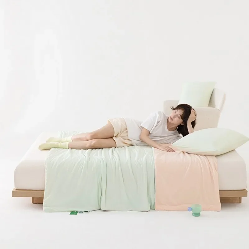 Advanced Sense Class A Double-sided Cooling Antibacterial Air Conditioning Quilt Ice Silk Summer Cooling Quilt Machine Washable
Advanced Sense Class A Double-sided Cooling Antibacterial Air Conditioning Quilt Ice Silk Summer Cooling Quilt Machine Washable