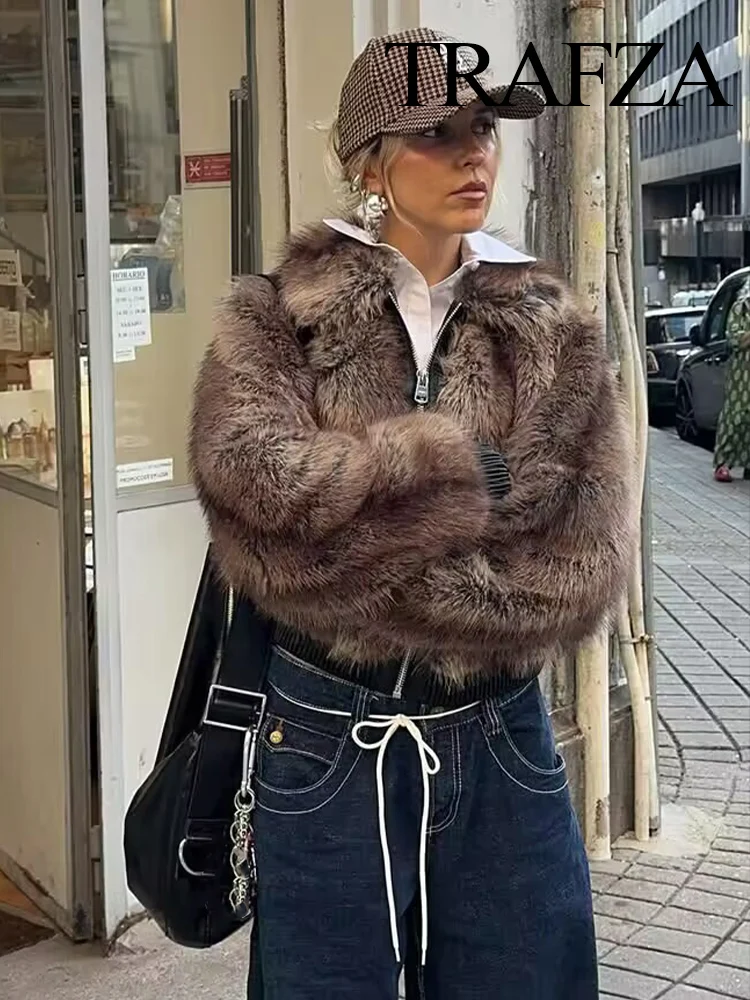 TRAFZA Women's Winter New Fashion Sepia Lapel Contrast Fur All-in-One Jacket Female Zipper Pocket Decoration Thick Jacket Mujer
TRAFZA Women's Winter New Fashion Sepia Lapel Contrast Fur All-in-One Jacket Female Zipper Pocket Decoration Thick Jacket Mujer