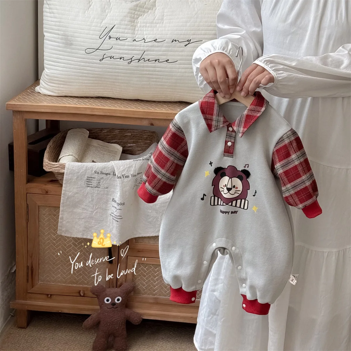 2025 Ins Autumn Infant Baby Boys Bodysuits Turn Down Collar Lion Print Toddler Boys Jumpsuits Long Sleeved 1-3Y Kid Boys Rompers
2025 Ins Autumn Infant Baby Boys Bodysuits Turn Down Collar Lion Print Toddler Boys Jumpsuits Long Sleeved 1-3Y Kid Boys Rompers