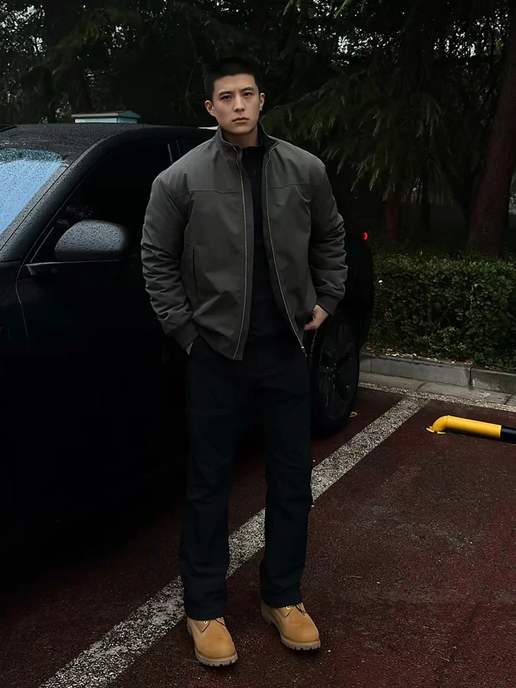 Утепленная хлопковая куртка-бомбер мужская зимняя теплая с воротником-стойкой, рабочая одежда, верхняя одежда, повседневная молодежная куртка из полиэфирного волокна
Утепленная хлопковая куртка-бомбер мужская зимняя теплая с воротником-стойкой, рабочая одежда, верхняя одежда, повседневная молодежная куртка из полиэфирного волокна