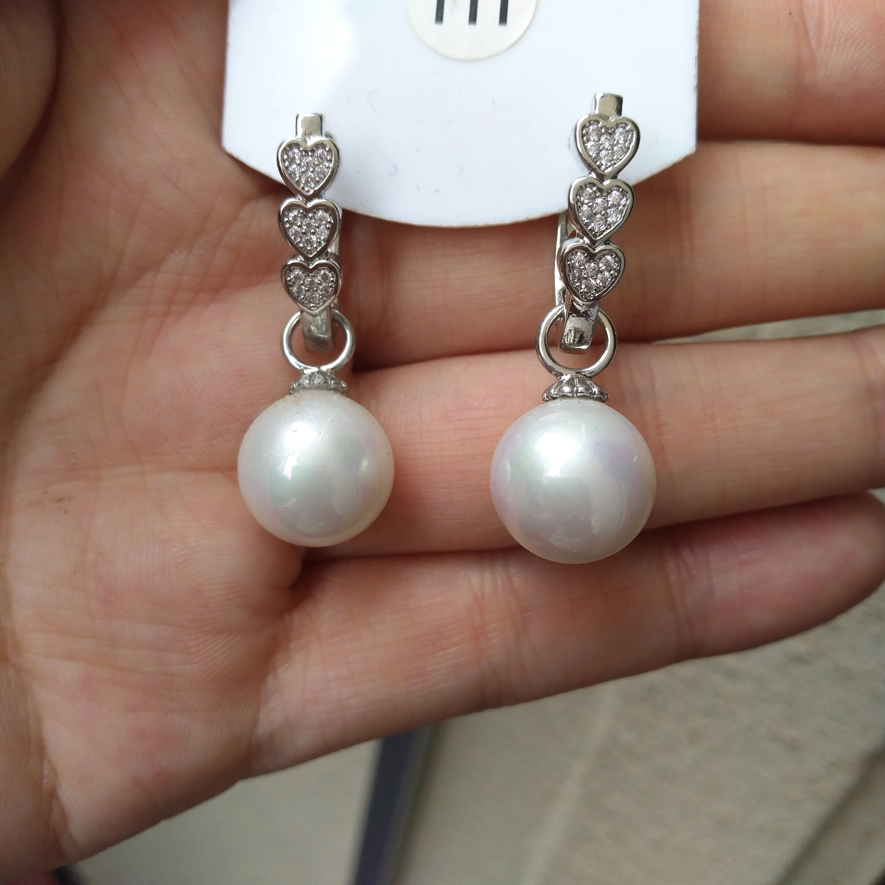 Hot Sale 10-11mm Natural AAA+SOUTH SEA White Round Pearl Dangle Earrings Lever Back
Hot Sale 10-11mm Natural AAA+SOUTH SEA White Round Pearl Dangle Earrings Lever Back