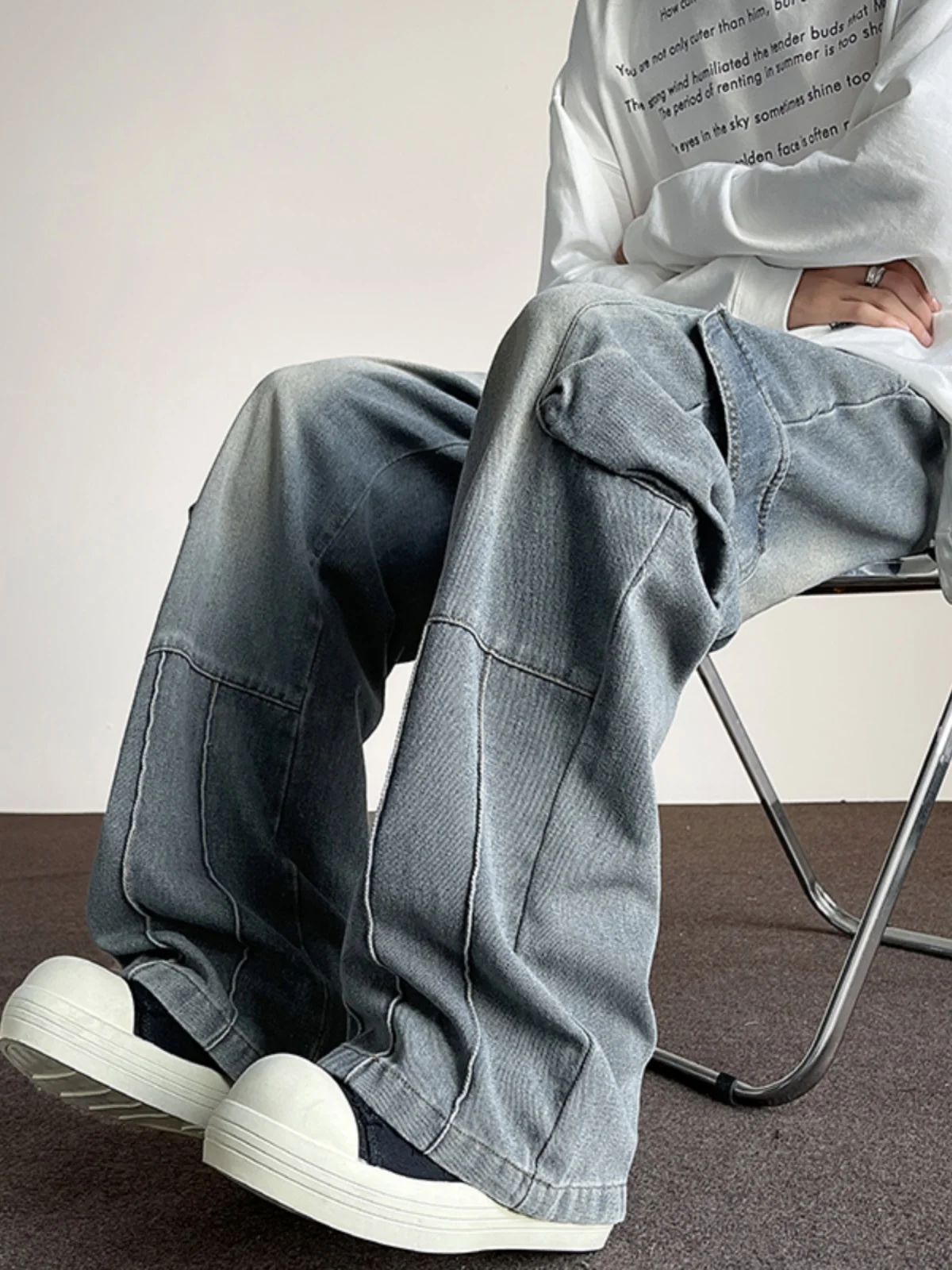 Retro Washed Men's Workwear Jeans Large Pockets Straight Leg Loose Fit American Vibe Denim Trousers Youth Trend Casual Jeans
Retro Washed Men's Workwear Jeans Large Pockets Straight Leg Loose Fit American Vibe Denim Trousers Youth Trend Casual Jeans