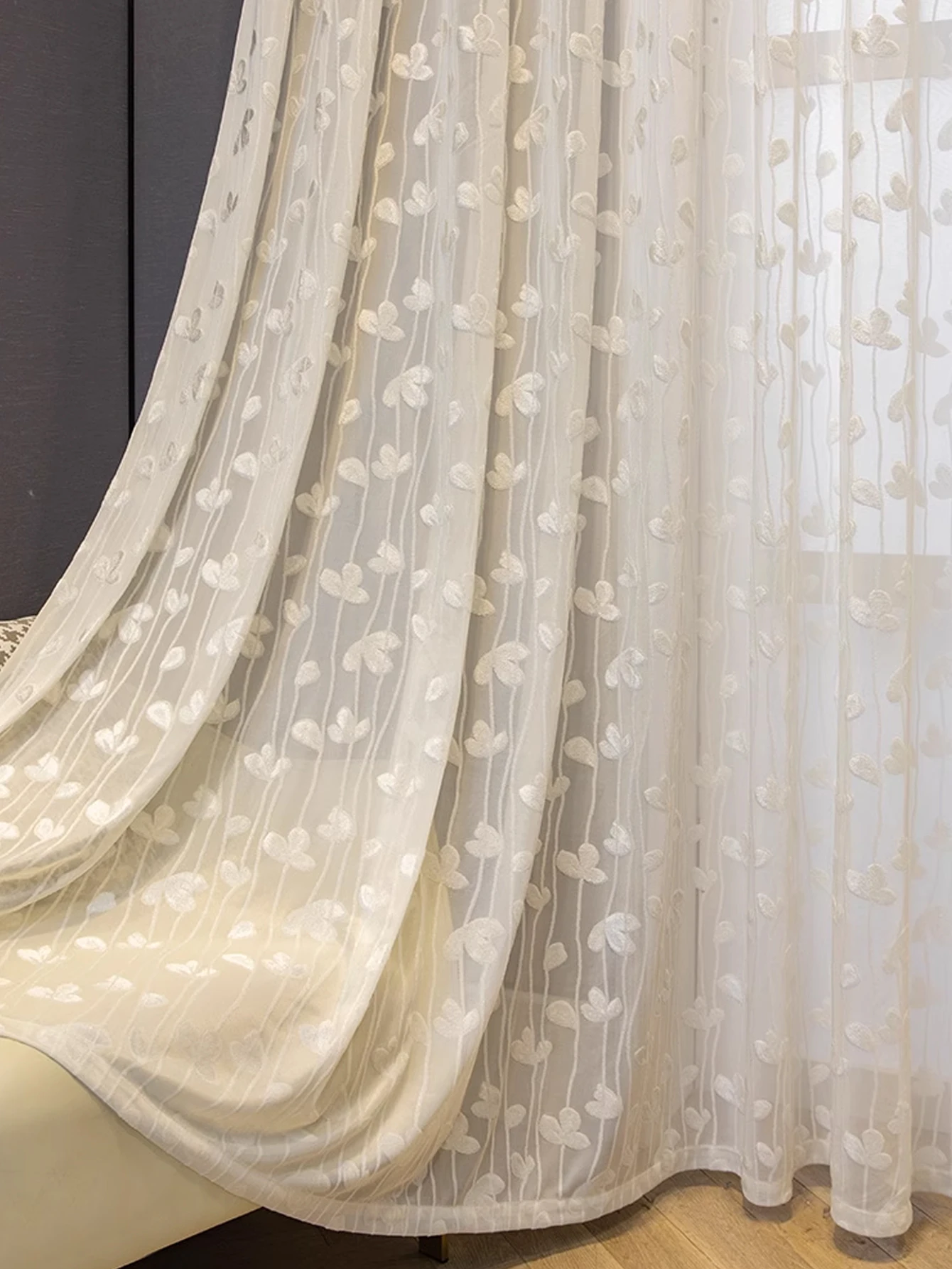 Gauze Curtain Simple Modern Relief Jacquard Embroidered Curtain New Balcony Korean Curtain
Gauze Curtain Simple Modern Relief Jacquard Embroidered Curtain New Balcony Korean Curtain