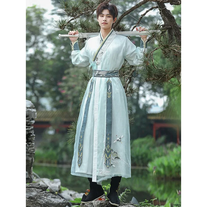 Hanfu men's ancient Chinese style embroidery knight elegant collar straight train suit martial arts performance clothes
Hanfu men's ancient Chinese style embroidery knight elegant collar straight train suit martial arts performance clothes