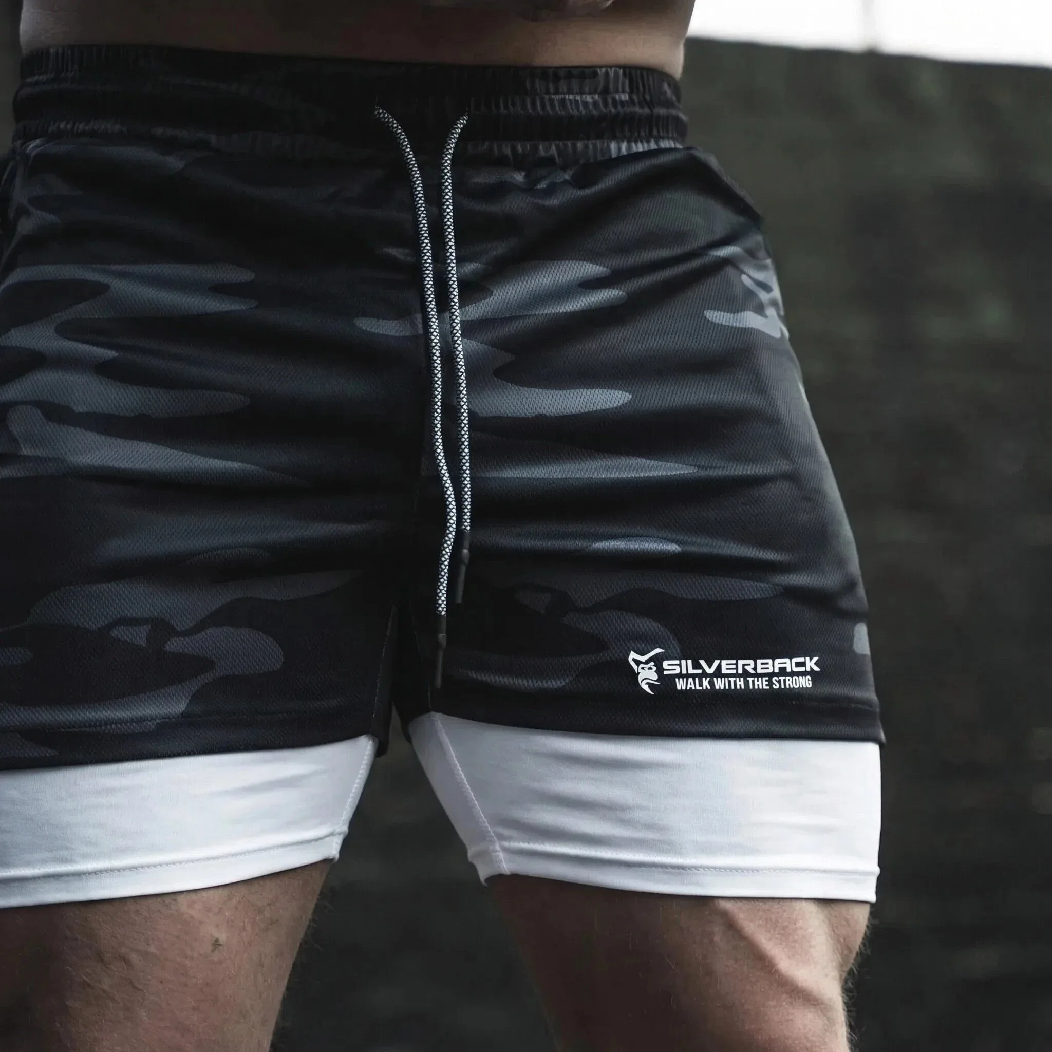 Мужские шорты для фитнеса и бега SILVERBACK, двухслойные, 2-в-1, быстросохнущие, для тренировок на открытом воздухе, многофункциональные спортивные шорты
Мужские шорты для фитнеса и бега SILVERBACK, двухслойные, 2-в-1, быстросохнущие, для тренировок на открытом воздухе, многофункциональные спортивные шорты