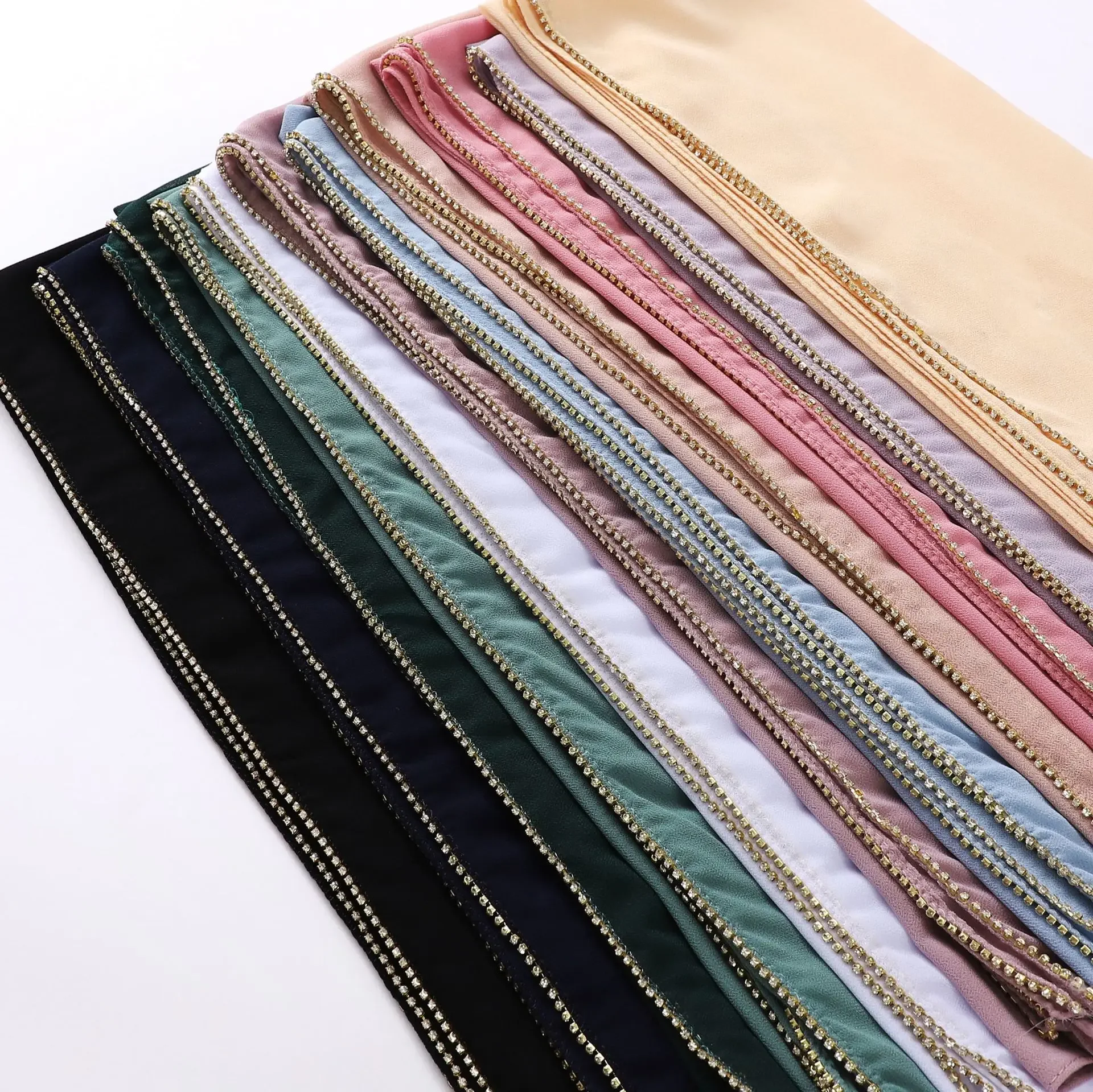 New Bubble Pearl Chiffon Scarf High Quality Diamond Chain Headscarf Hijab Muslim Women Head Wrap Shawl Turban Bandanas Turbante
New Bubble Pearl Chiffon Scarf High Quality Diamond Chain Headscarf Hijab Muslim Women Head Wrap Shawl Turban Bandanas Turbante