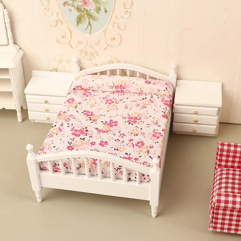 1Set 1:12 Dollhouse Miniature European Double Bed With Bedside Table Furniture Home Model DIY Doll House Decor Accessories
1Set 1:12 Dollhouse Miniature European Double Bed With Bedside Table Furniture Home Model DIY Doll House Decor Accessories