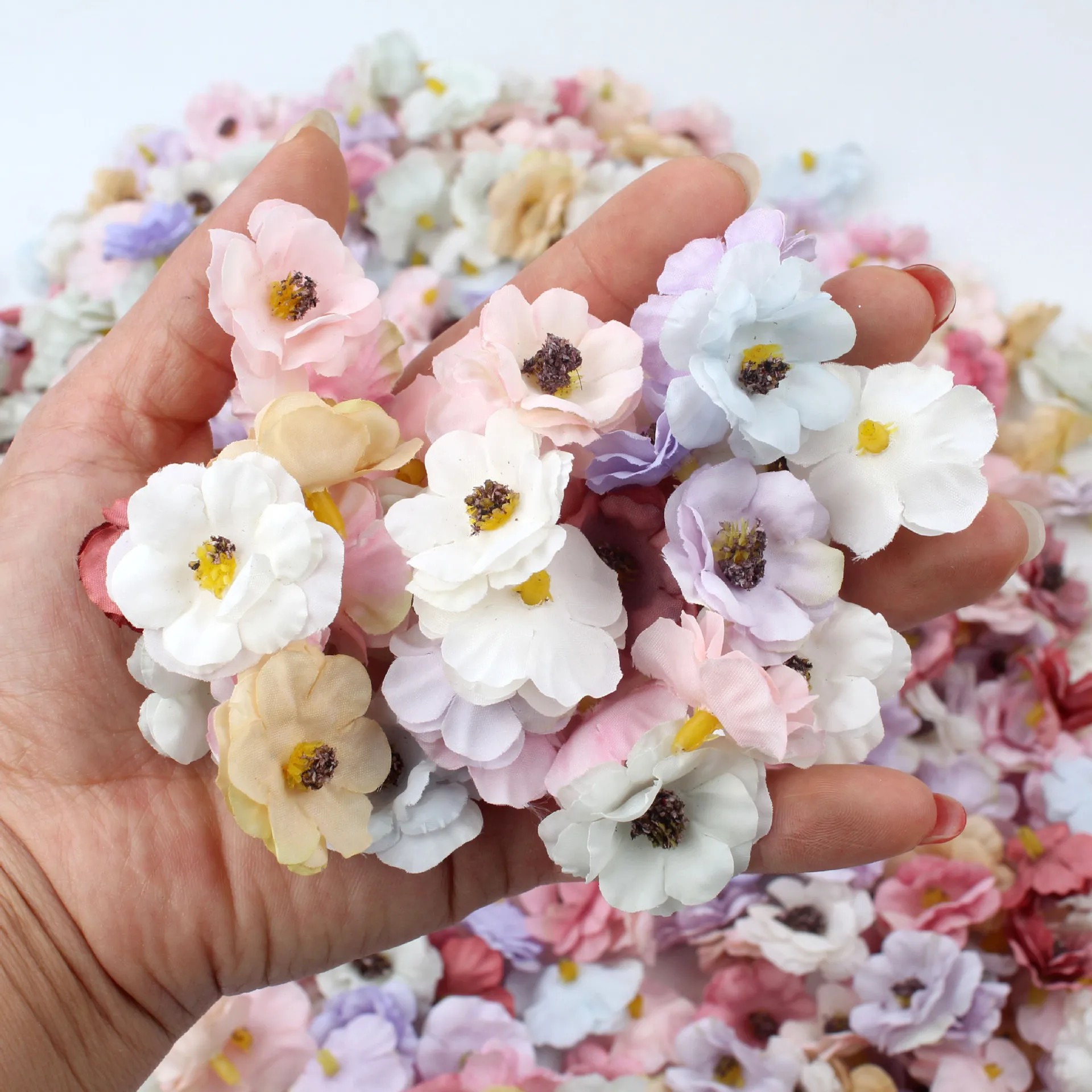 50Pcs Mini Daisy Artificial Flowers DIY Scrapbook Wedding Decoration Home Decor Fake Flower Bride Crafts Wreath Gift Accessories
50Pcs Mini Daisy Artificial Flowers DIY Scrapbook Wedding Decoration Home Decor Fake Flower Bride Crafts Wreath Gift Accessories