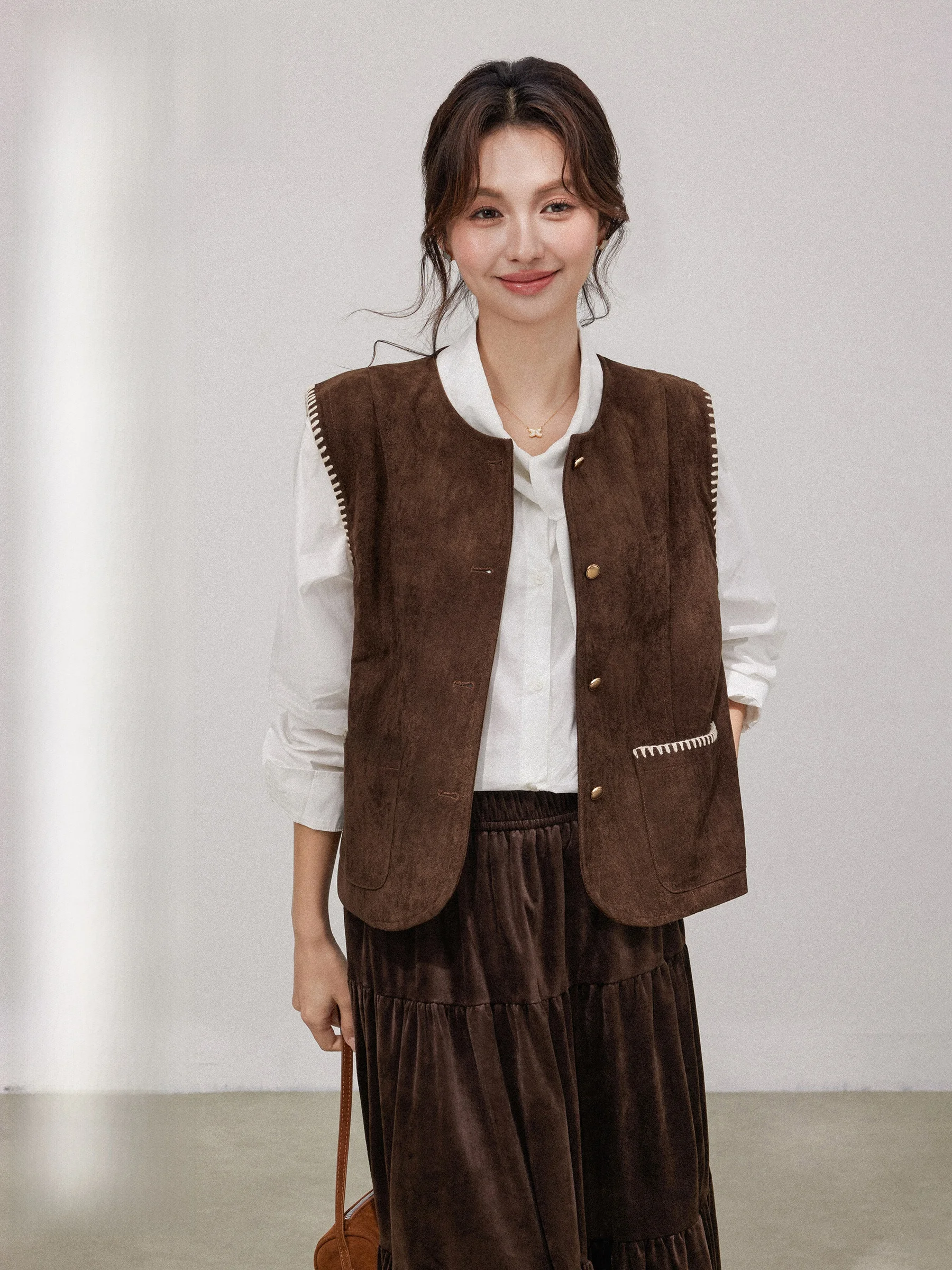 Chang Dou Dou из кожи оленя, бархатный кофейный цвет, женский жилет на весну и осень, американский ретро-дизайн, сенсационный топ
Chang Dou Dou из кожи оленя, бархатный кофейный цвет, женский жилет на весну и осень, американский ретро-дизайн, сенсационный топ