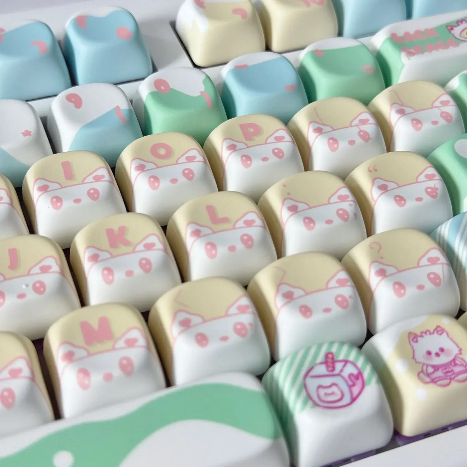 Strawberry theme moa mechanical keyboard keycap PBT material cute letter DIY small full set
Strawberry theme moa mechanical keyboard keycap PBT material cute letter DIY small full set