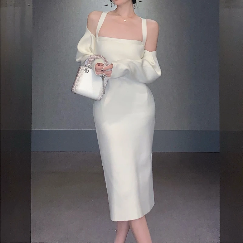 Solid Color Women's French Retro Party Dress Suit Sweater Mid-length Suspender Dress Autumn Elegant Knitted Two-piece Fashion
Solid Color Women's French Retro Party Dress Suit Sweater Mid-length Suspender Dress Autumn Elegant Knitted Two-piece Fashion