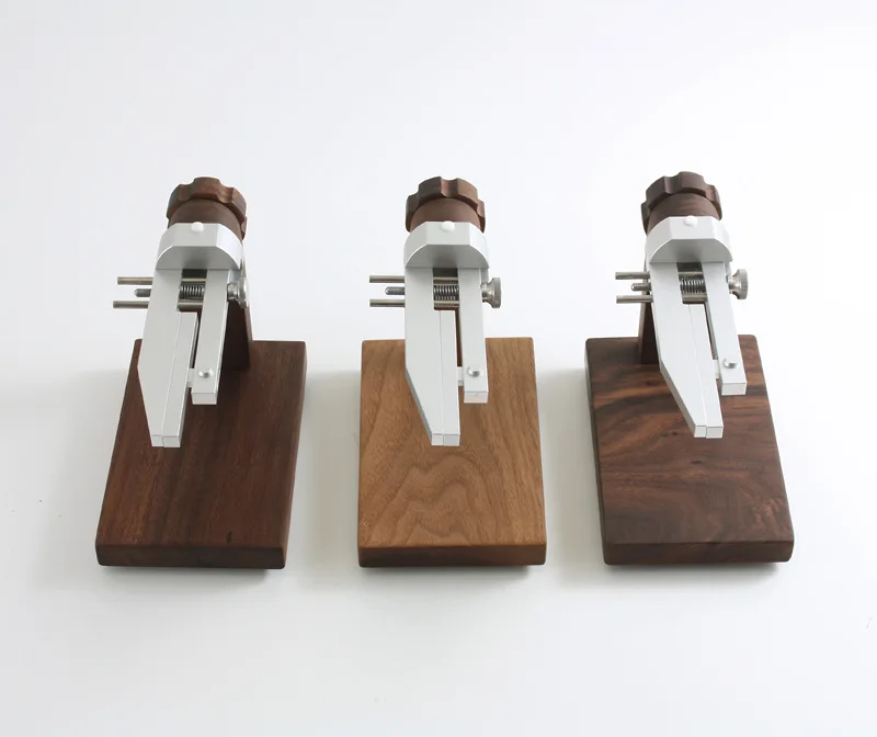 Handmade DIY leather handmade leather strap making tool, polished with oil on it
Handmade DIY leather handmade leather strap making tool, polished with oil on it