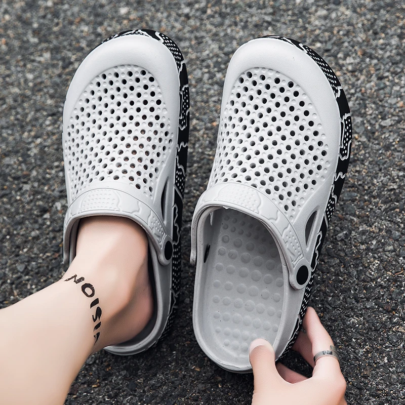 Men's Clog Slippers Breathable Hole Design Lightweight Adjustable Back Strap Summer Multi-scene Bathroom Beach Garden Shoes
Men's Clog Slippers Breathable Hole Design Lightweight Adjustable Back Strap Summer Multi-scene Bathroom Beach Garden Shoes