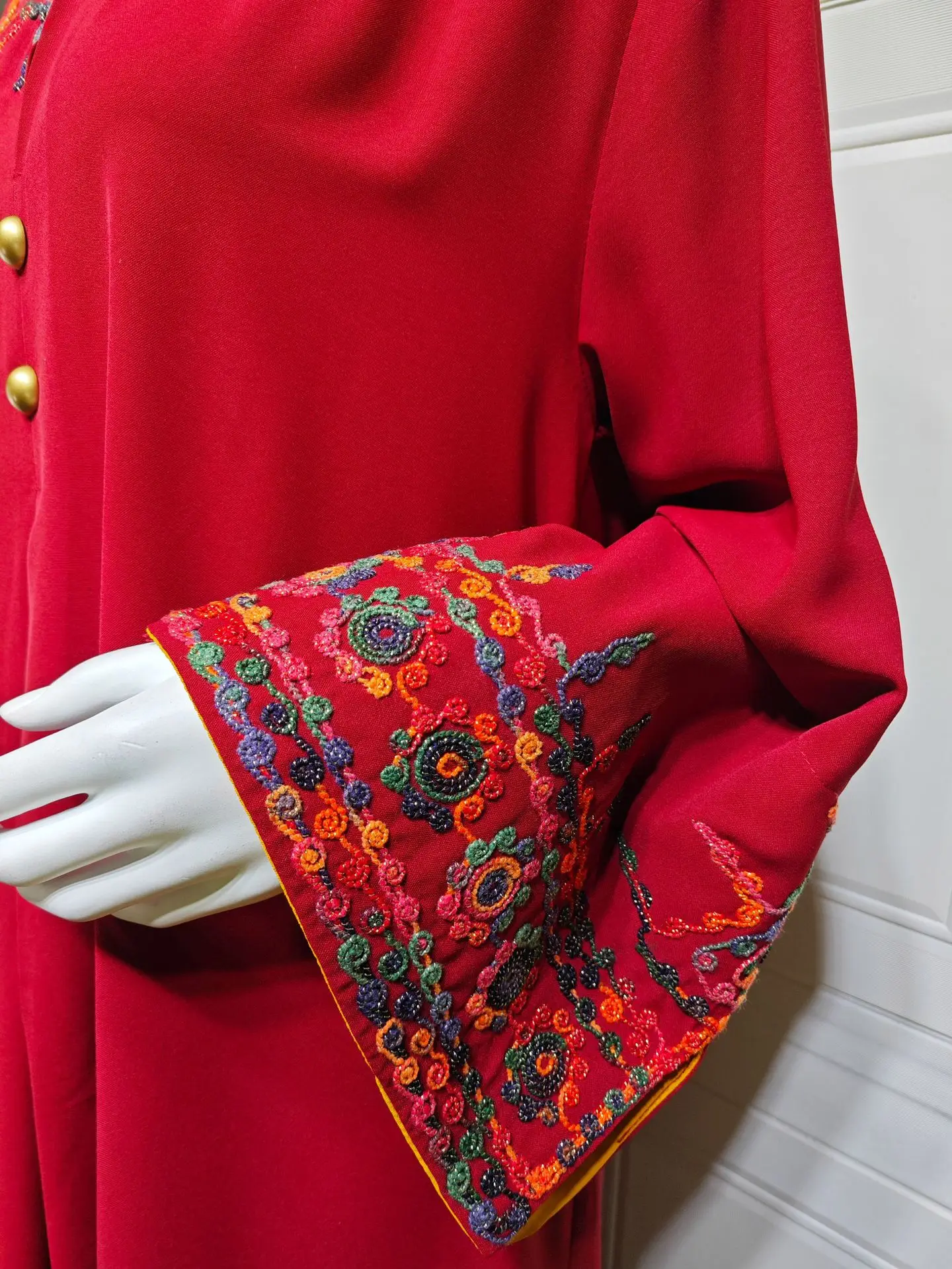 Uni Новое элегантное платье макси с вышивкой Дубай с вышитыми рукавами Абая Модные длинные платья Скромный 2025
Uni Новое элегантное платье макси с вышивкой Дубай с вышитыми рукавами Абая Модные длинные платья Скромный 2025