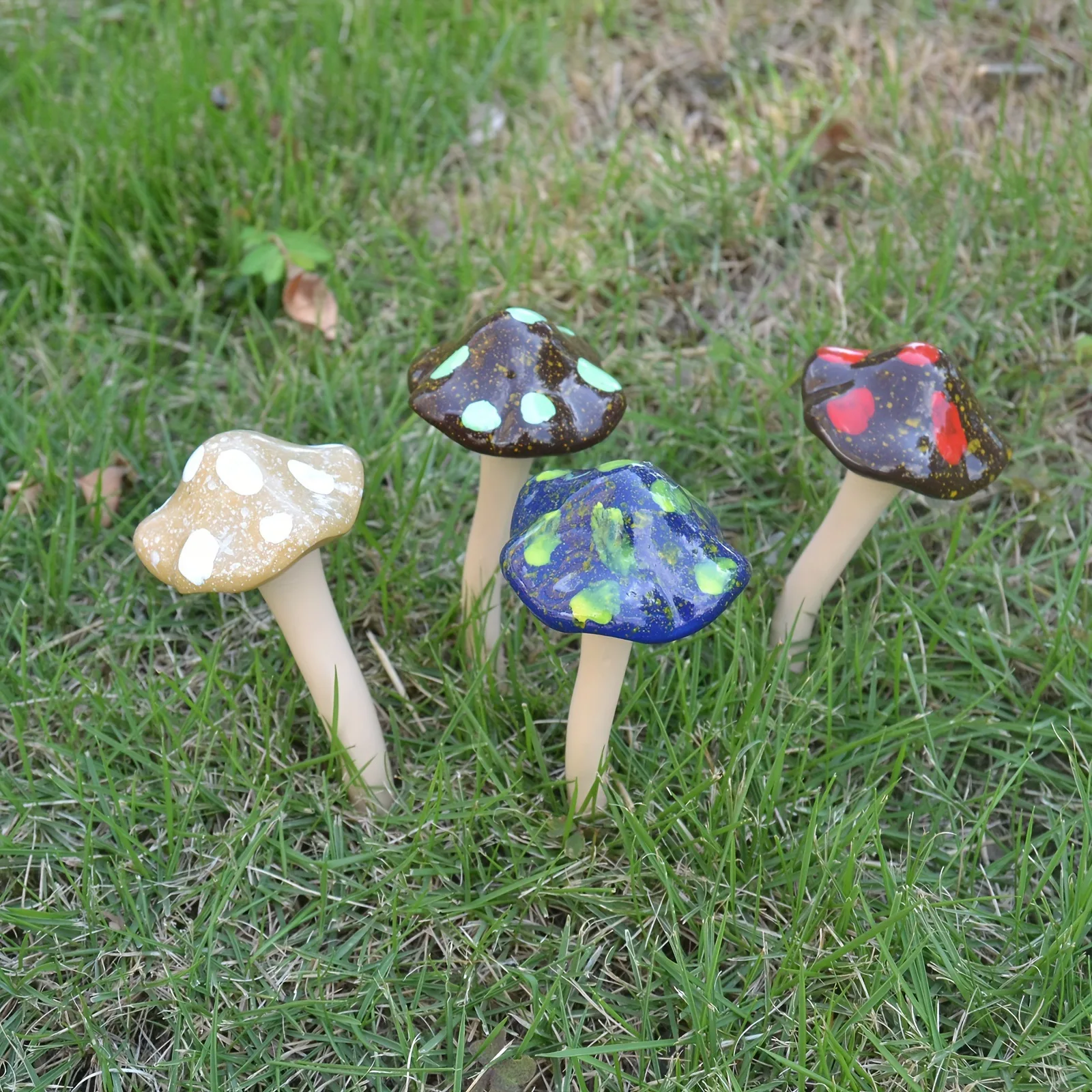 Realistic Mushroom Garden Decor - Miniature Resin Figurines for Zen Garden & Home 
Realistic Mushroom Garden Decor - Miniature Resin Figurines for Zen Garden & Home