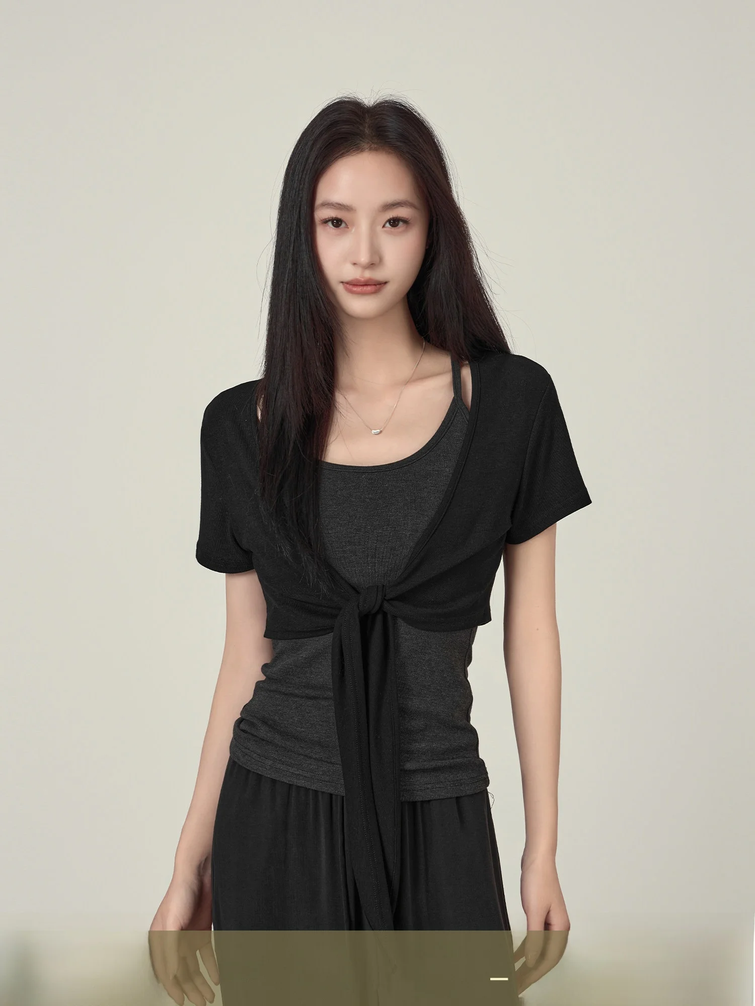 Slimming Black Short Open Cardigan Women's Top with Belt Design Summer Casual Cotton Blend Two-Piece Set for Ladies
Slimming Black Short Open Cardigan Women's Top with Belt Design Summer Casual Cotton Blend Two-Piece Set for Ladies
