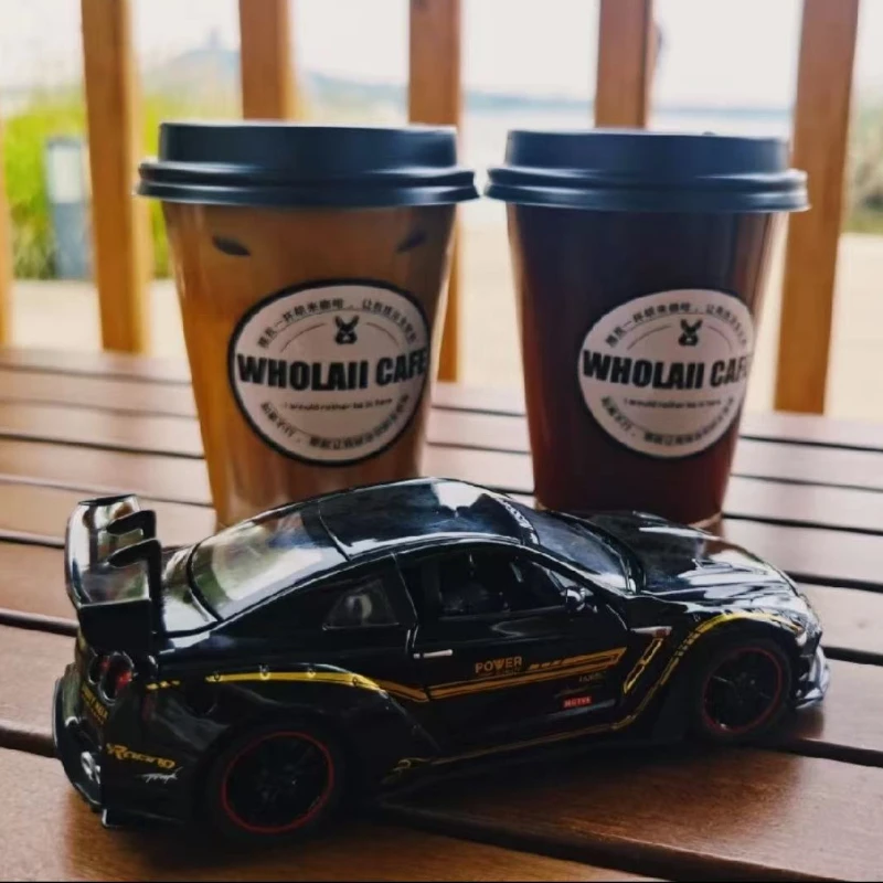 1:32 NISSAN GTR R35 модель спортивного автомобиля из сплава, литая под давлением металлическая модель игрушечного автомобиля, звуковая и световая коллекция моделирования, детский подарок
1:32 NISSAN GTR R35 модель спортивного автомобиля из сплава, литая под давлением металлическая модель игрушечного автомобиля, звуковая и световая коллекция моделирования, детский подарок