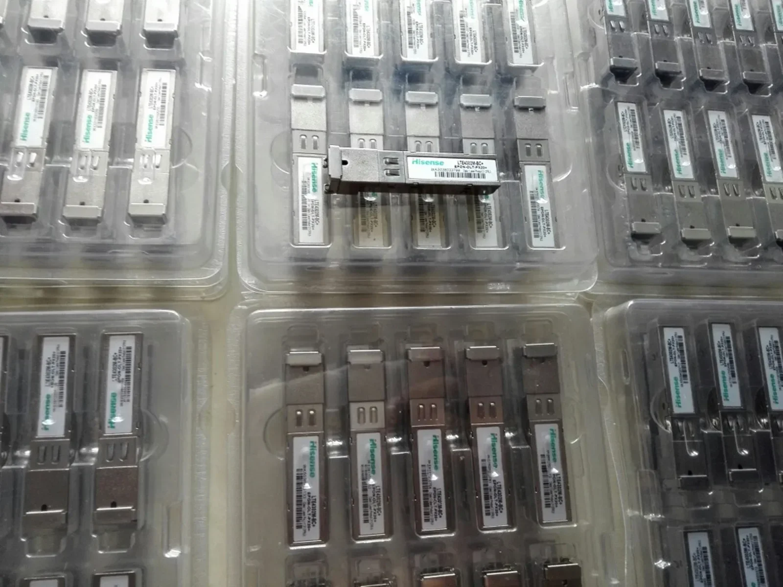Hisense LTE4302M-BC+ EPON-OLT-PX20+ PX20 SFP Module Optical Transceiver 20KM PON Port for HuaWei for ZTE EPON OLT
Hisense LTE4302M-BC+ EPON-OLT-PX20+ PX20 SFP Module Optical Transceiver 20KM PON Port for HuaWei for ZTE EPON OLT