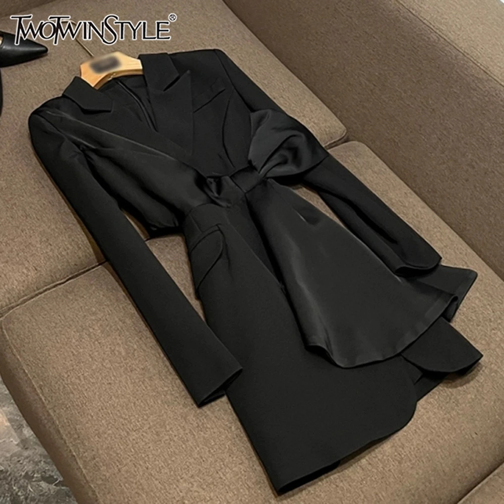 TWOTWINSTYLE однотонные дизайнерские куртки для женщин с лацканами и длинными рукавами, высокой талией, элегантные женские пиджаки на шнуровке, новые KJA501476
TWOTWINSTYLE однотонные дизайнерские куртки для женщин с лацканами и длинными рукавами, высокой талией, элегантные женские пиджаки на шнуровке, новые KJA501476