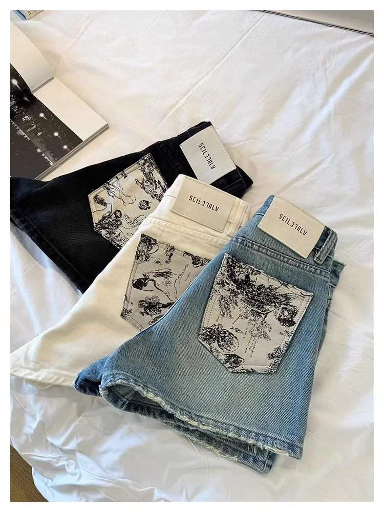 Women's personalized ink wash style pocket denim shorts for summer 2025, new small, loose, wide leg A-line hot pants Ins
Women's personalized ink wash style pocket denim shorts for summer 2025, new small, loose, wide leg A-line hot pants Ins