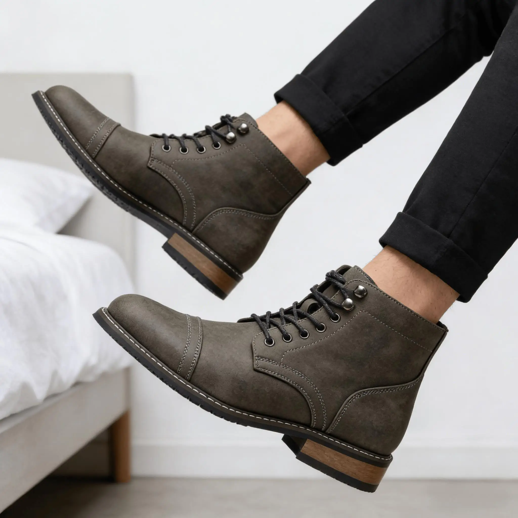 Leather Boots Casual 2026 Fashion Brand Comfortable Men Desert Boots
Leather Boots Casual 2026 Fashion Brand Comfortable Men Desert Boots