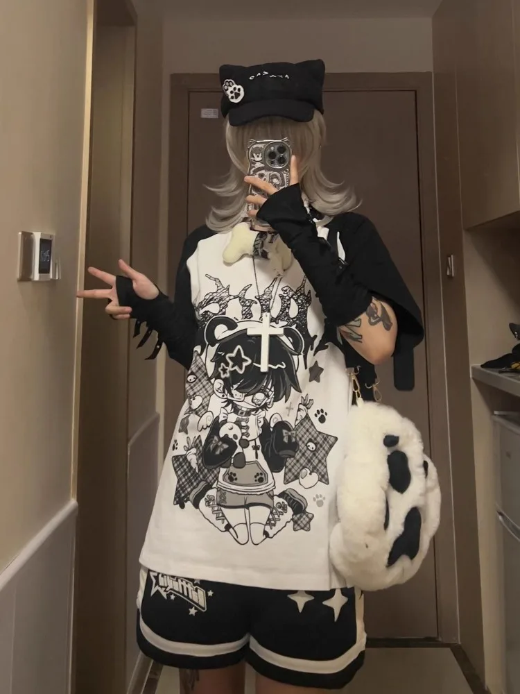 Japanese Cute Black White Patchwork Tshirt Aesthetic Panda Print Short-sleeve T-shirt Women Sweet Loose Raglan-sleeve Cotton Top
Japanese Cute Black White Patchwork Tshirt Aesthetic Panda Print Short-sleeve T-shirt Women Sweet Loose Raglan-sleeve Cotton Top