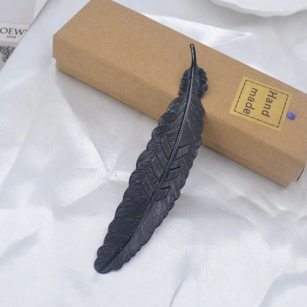 Retro Metal Feather Bookmark Ethnic Style Ins Feather Pendants Bookmark Beautiful DIY Handmade Bookmark Student Gifts
Retro Metal Feather Bookmark Ethnic Style Ins Feather Pendants Bookmark Beautiful DIY Handmade Bookmark Student Gifts