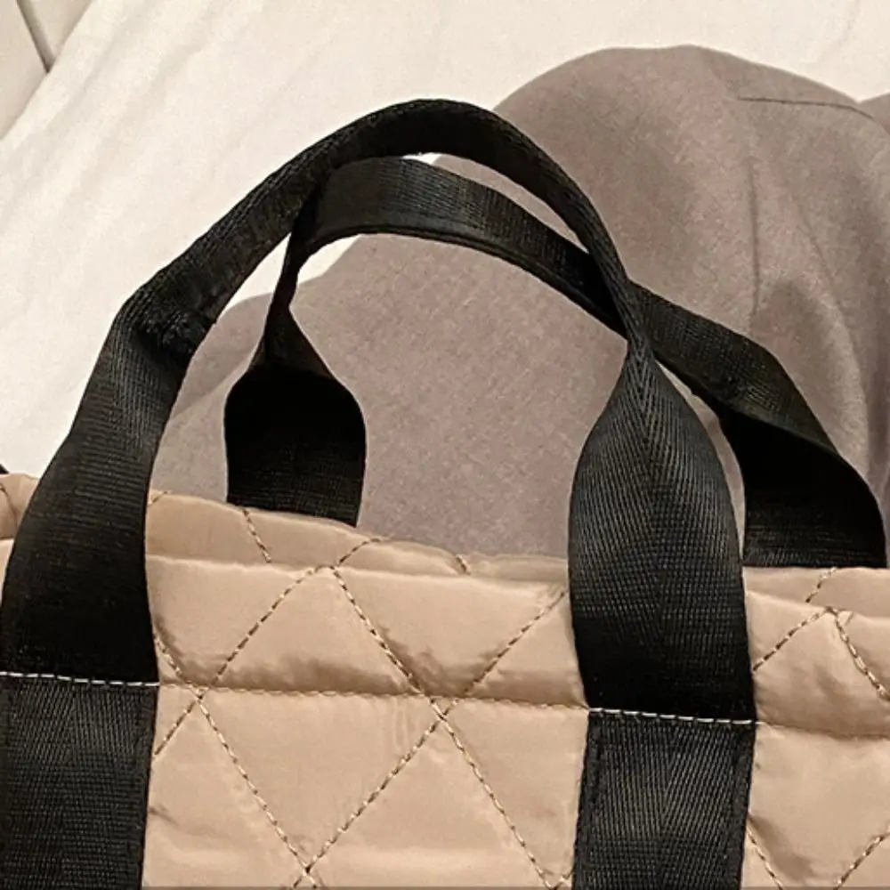 Korean Style Space Cotton Crossbody Bag Rhombus Plaid Solid Color Korean Shoulder Bag Large Capacity Bucket Bag Small Puffer Bag
Korean Style Space Cotton Crossbody Bag Rhombus Plaid Solid Color Korean Shoulder Bag Large Capacity Bucket Bag Small Puffer Bag