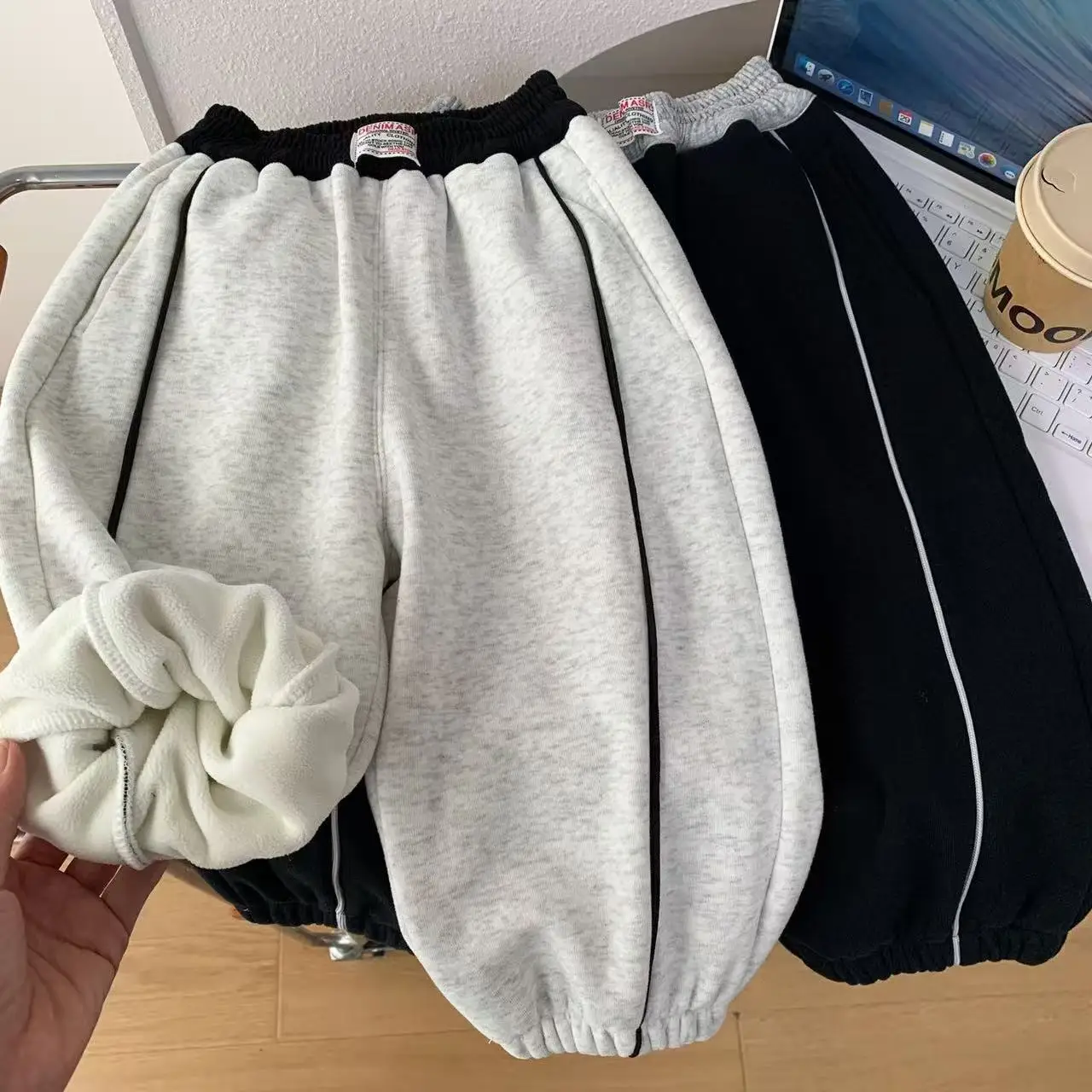 Children Clothes Kids Casual Pants New Korean Style Loose Boys and Girls 2026 New Autumn Winter Fashionable Simple Kids Pants
Children Clothes Kids Casual Pants New Korean Style Loose Boys and Girls 2026 New Autumn Winter Fashionable Simple Kids Pants