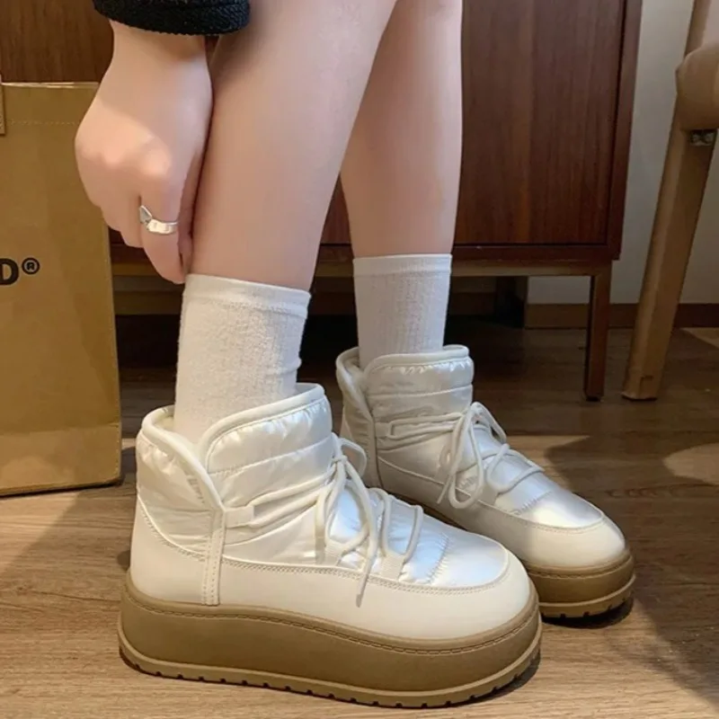 New Women's High Top Snow Boots Winter Fleece Lined Cotton Boots for Woman Fashion Thickened Casual Shoes Comfort Anti Slip Flat
New Women's High Top Snow Boots Winter Fleece Lined Cotton Boots for Woman Fashion Thickened Casual Shoes Comfort Anti Slip Flat