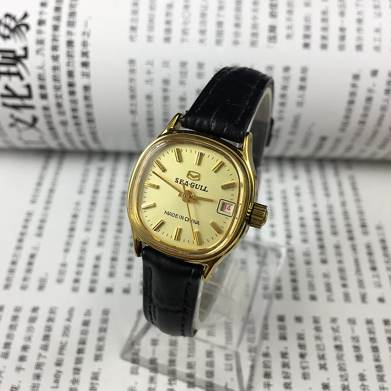 Seagull brand square stud yellow single calendar manual mechanical women's watch, diameter 27mm
Seagull brand square stud yellow single calendar manual mechanical women's watch, diameter 27mm