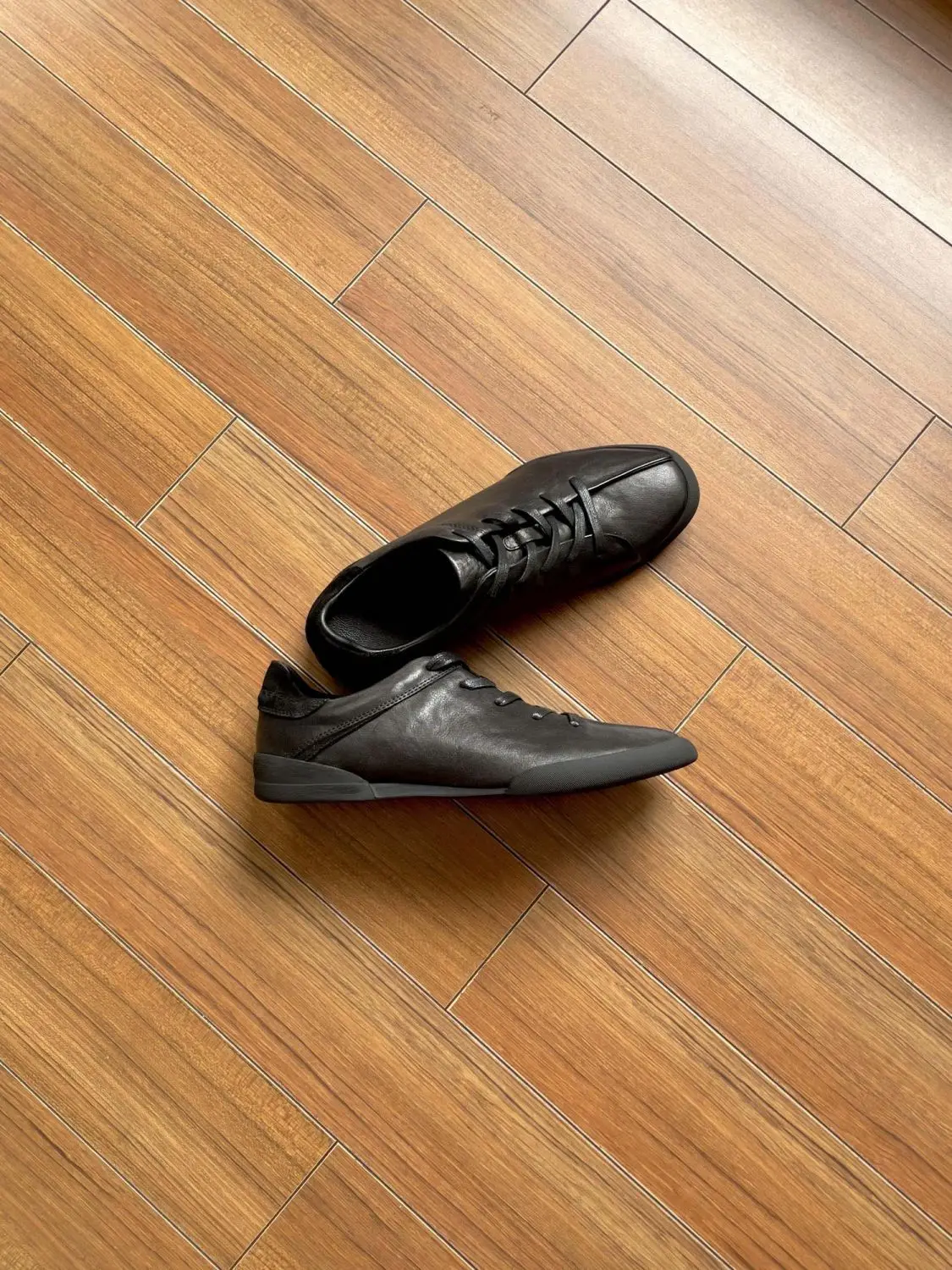 Classic Low-Top Fashionable Commuter Shoes Comfortable Men's Hiking Shoes Thin Bottom Leather Shoes Versatile Casual Footwear
Classic Low-Top Fashionable Commuter Shoes Comfortable Men's Hiking Shoes Thin Bottom Leather Shoes Versatile Casual Footwear