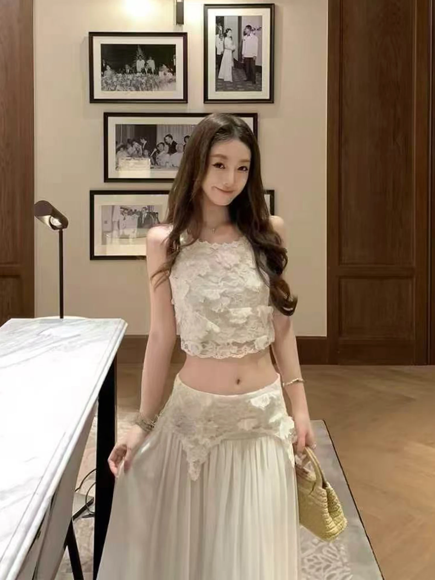 Lace Embroidered Vest Top Set Women's High Waist Skirt Two Piece Suit Spring Fashion Sensation Slimming Advanced Feel
Lace Embroidered Vest Top Set Women's High Waist Skirt Two Piece Suit Spring Fashion Sensation Slimming Advanced Feel