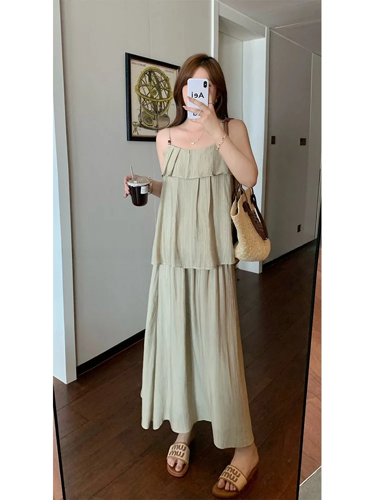 plus Size Summer Loose Feelings Set Strap Vest A-Line Skirt for Plump Sister Faionable Ensemble Casual Wear
plus Size Summer Loose Feelings Set Strap Vest A-Line Skirt for Plump Sister Faionable Ensemble Casual Wear