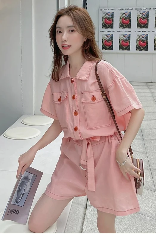 2026 Summer New Women's Jumpsuit Loose Lace Up Lapel Jumpsuit
2026 Summer New Women's Jumpsuit Loose Lace Up Lapel Jumpsuit