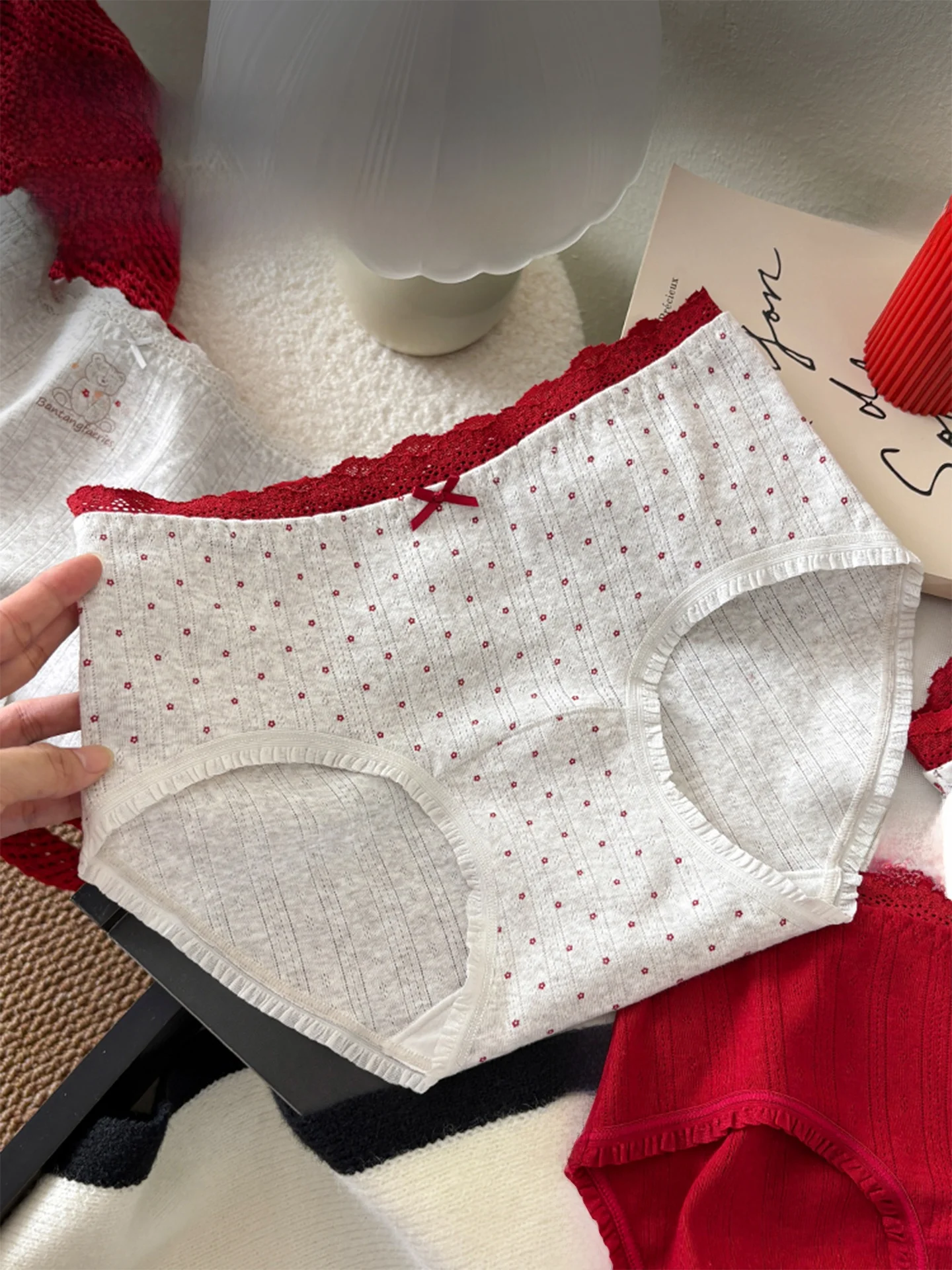 Red Pure Cotton Underwear Breathable Comfortable Pants for Girls Student Sweet Floral Print mid Waist Cotton
Red Pure Cotton Underwear Breathable Comfortable Pants for Girls Student Sweet Floral Print mid Waist Cotton