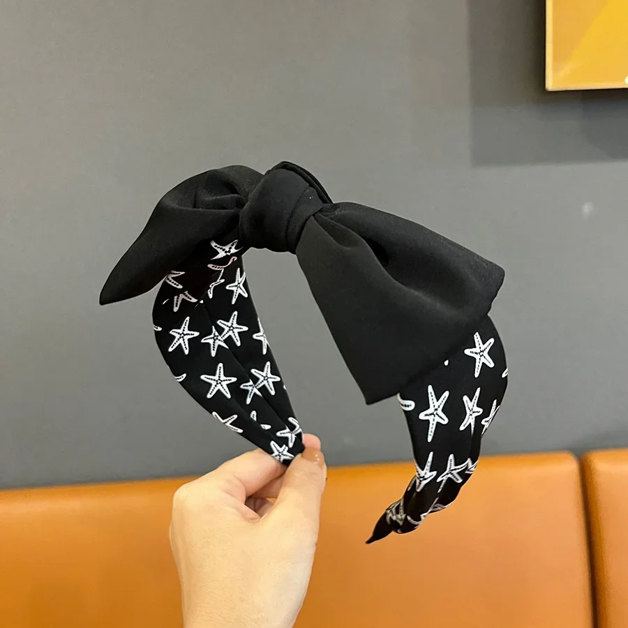 1pc of Starfish Printed Wide Headband, Retro and Cute Yoga Headgear, Fitness Sports Hair Accessories,beach Style Headgear.
1pc of Starfish Printed Wide Headband, Retro and Cute Yoga Headgear, Fitness Sports Hair Accessories,beach Style Headgear.